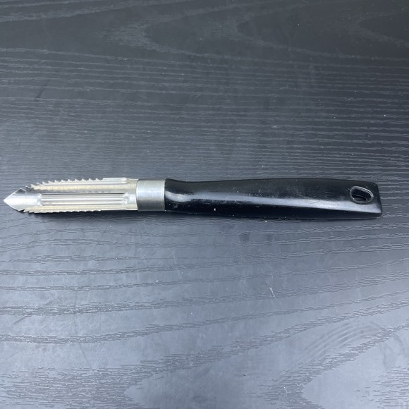 Ekco Other - Vintage EKCO Peeler Corer Zig Zag Serrated Stainless Blade Black Handle USA